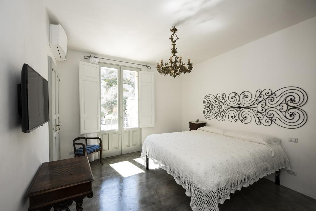 לינה וארוחת בוקר שיקלי Sanbartolomeo Casa & Putia מראה חיצוני תמונה