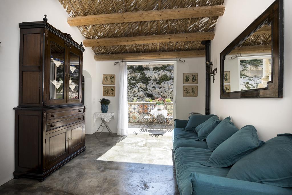 לינה וארוחת בוקר שיקלי Sanbartolomeo Casa & Putia מראה חיצוני תמונה